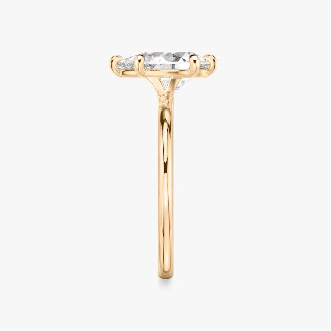 Pear Cut - Plain Band - 6 Prong Classic Ring - 18 K Gold