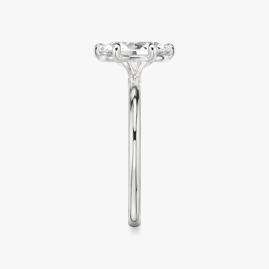 Oval Cut - Plain Band - 6 Prong Classic Ring - 18 K Gold