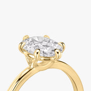 Oval Cut - Plain Band - 6 Prong Classic Ring - 18 K Gold