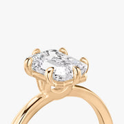 Emerald Cut - Plain Band - 6 Prong Classic Ring - 18 K Gold