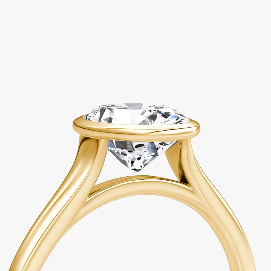 Oval Cut - Bezel Ring - 14 K Gold