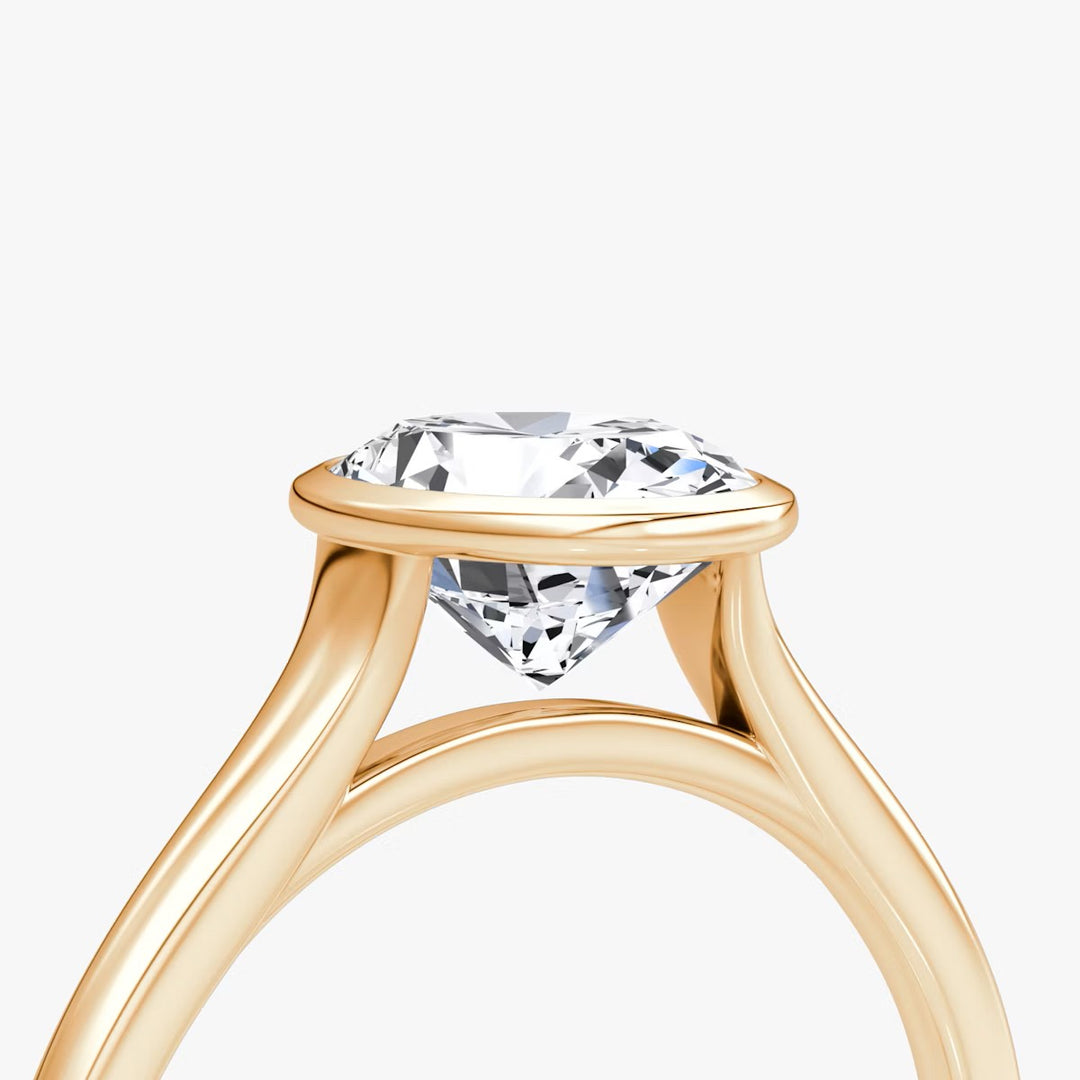 Oval Cut - Bezel Ring - 18 K Gold
