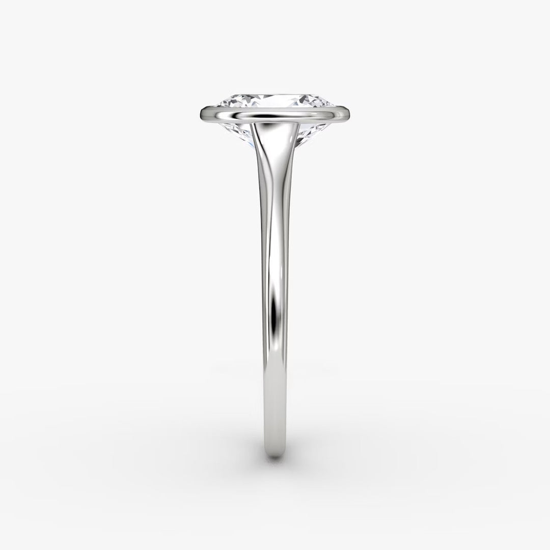 Oval Cut - Bezel Ring - 14 K Gold