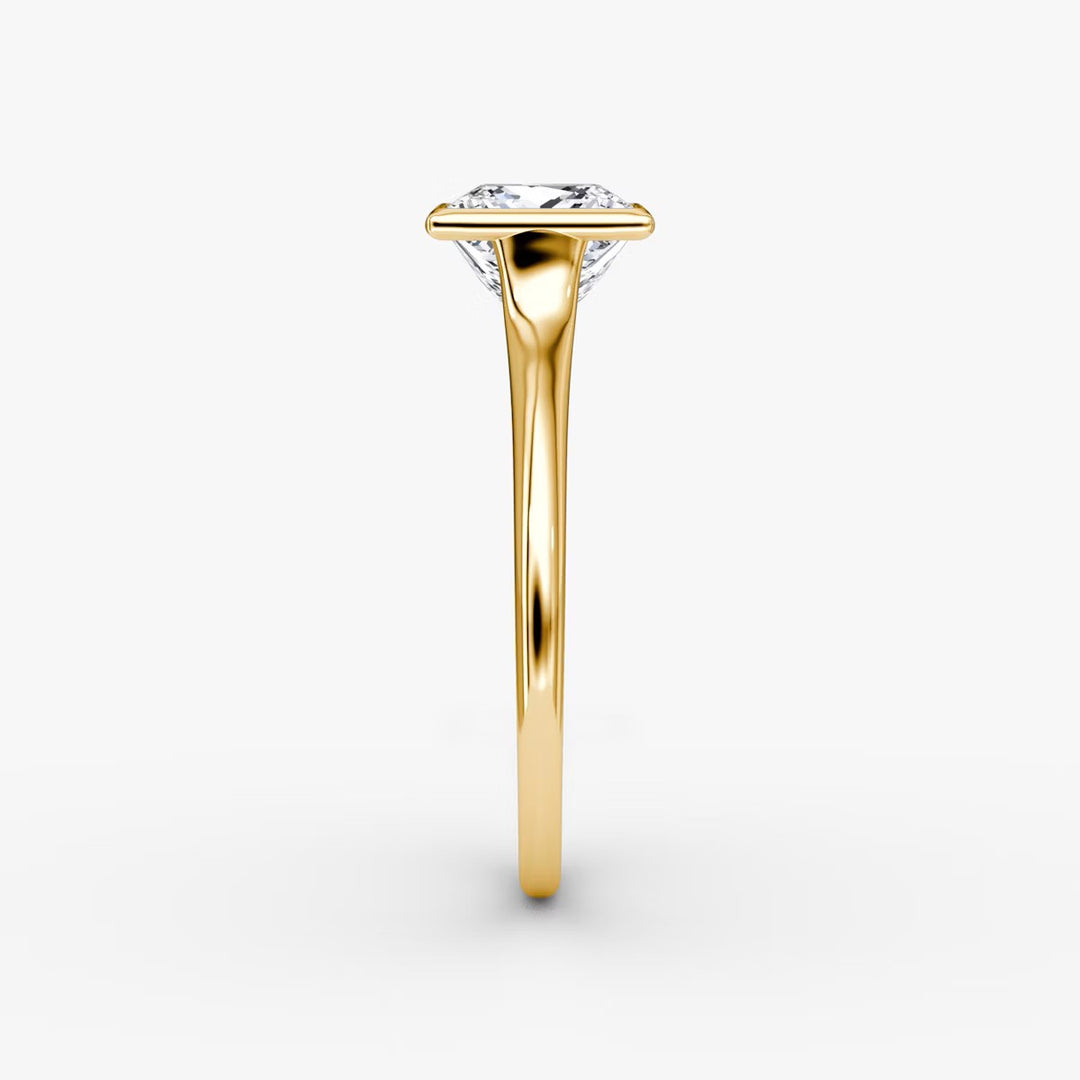 Princess Cut - Bezel Ring - 18 K Gold