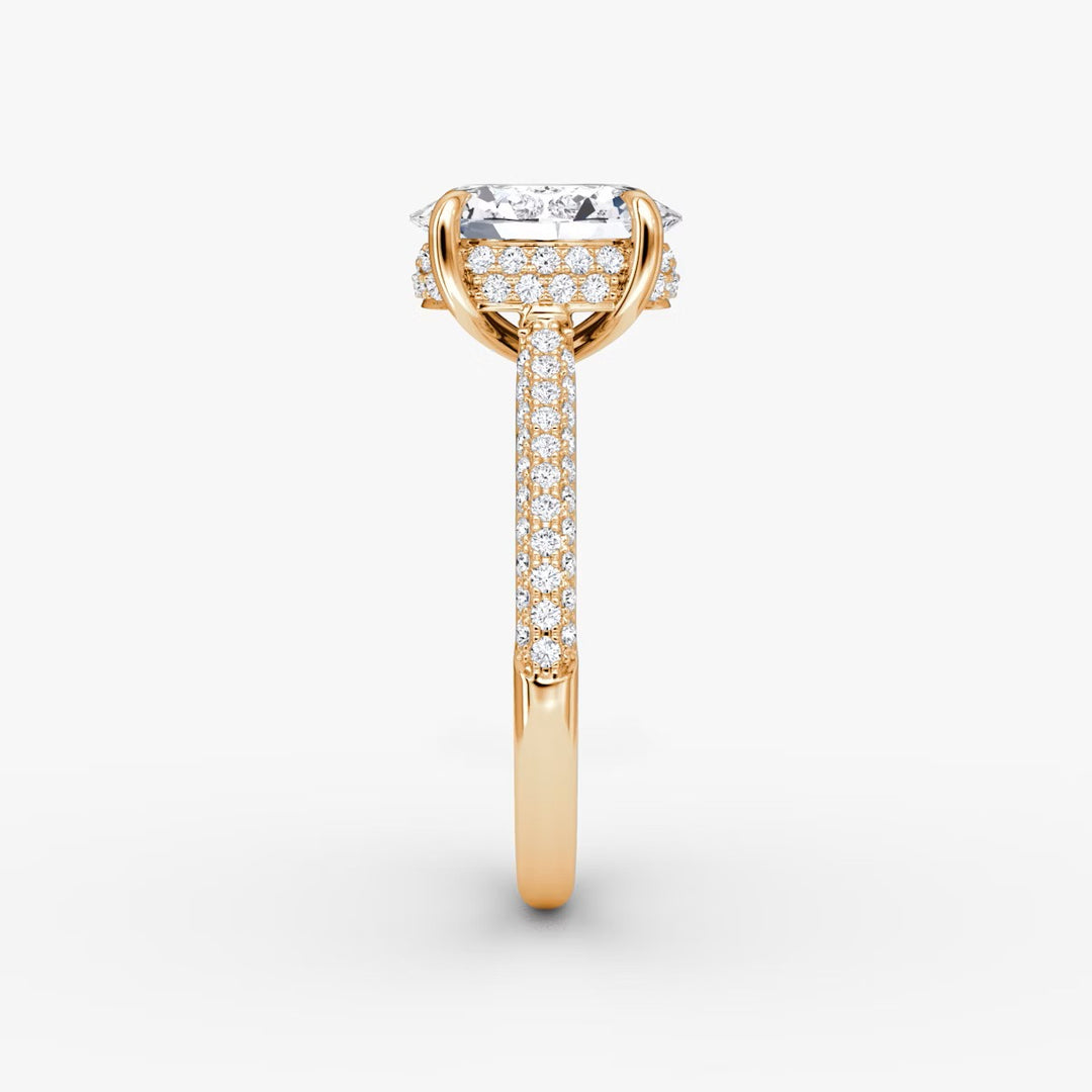 Oval Cut - Royal Pave Ring - 18 K Gold