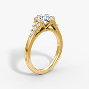 Round Cut - Plain Band - Cluster Ring - 14 K Gold