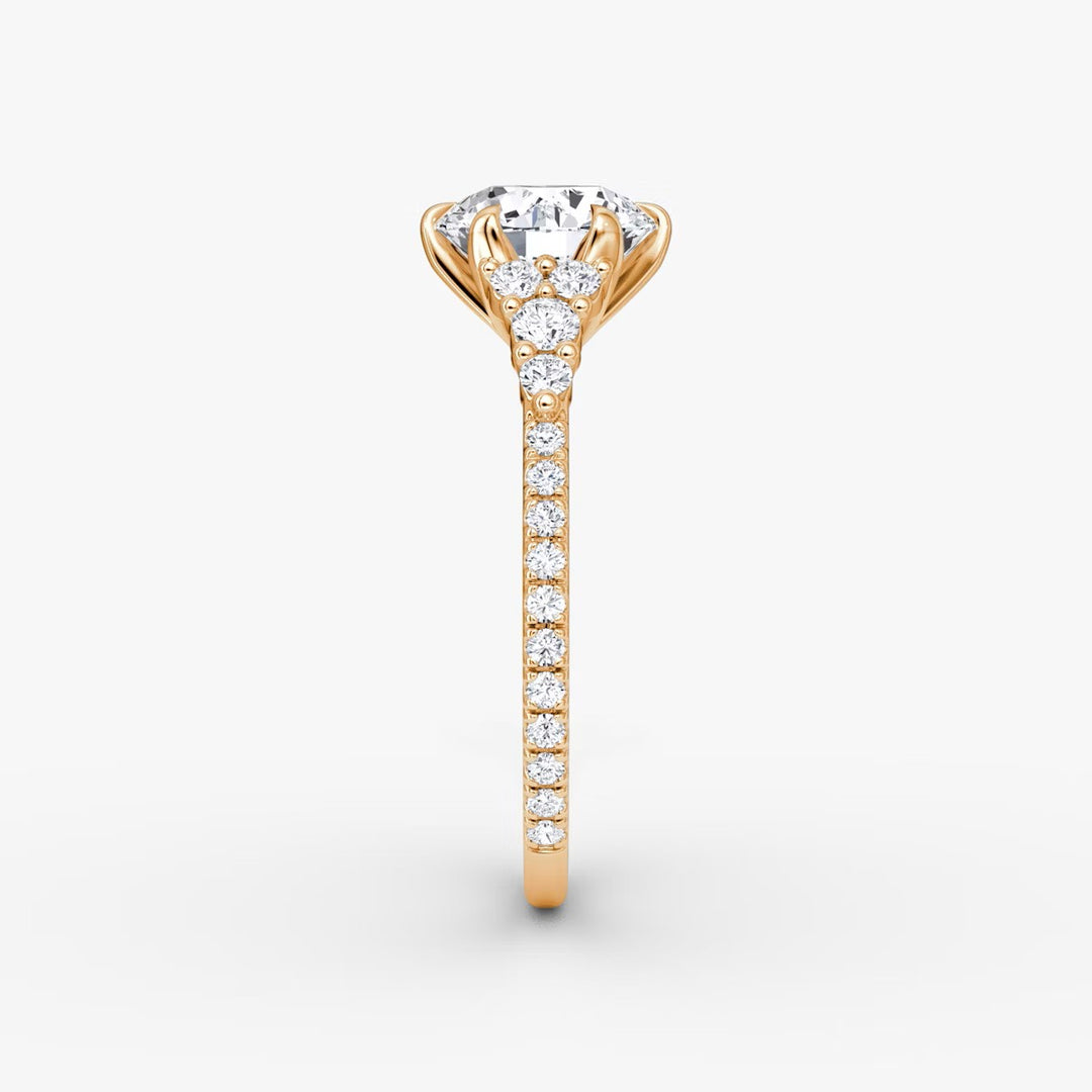 Round Cut - Pave Band - Cluster Ring - 18 K Gold