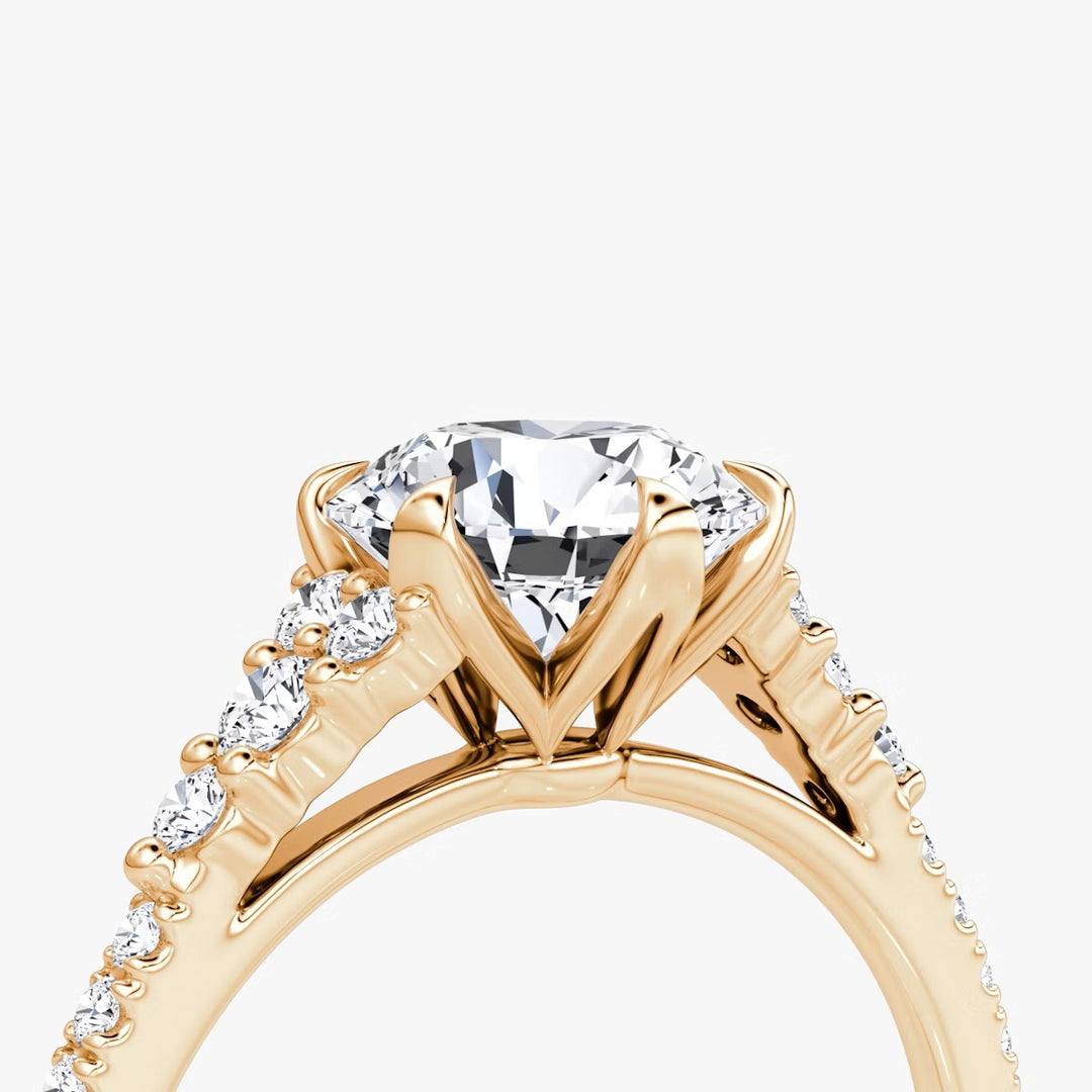 Round Cut - Pave Band - Cluster Ring - 18 K Gold