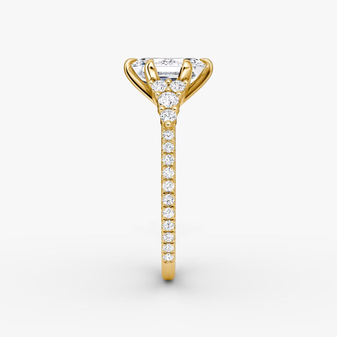 Emerald Cut - Pave Band - Cluster Ring - 18 K Gold