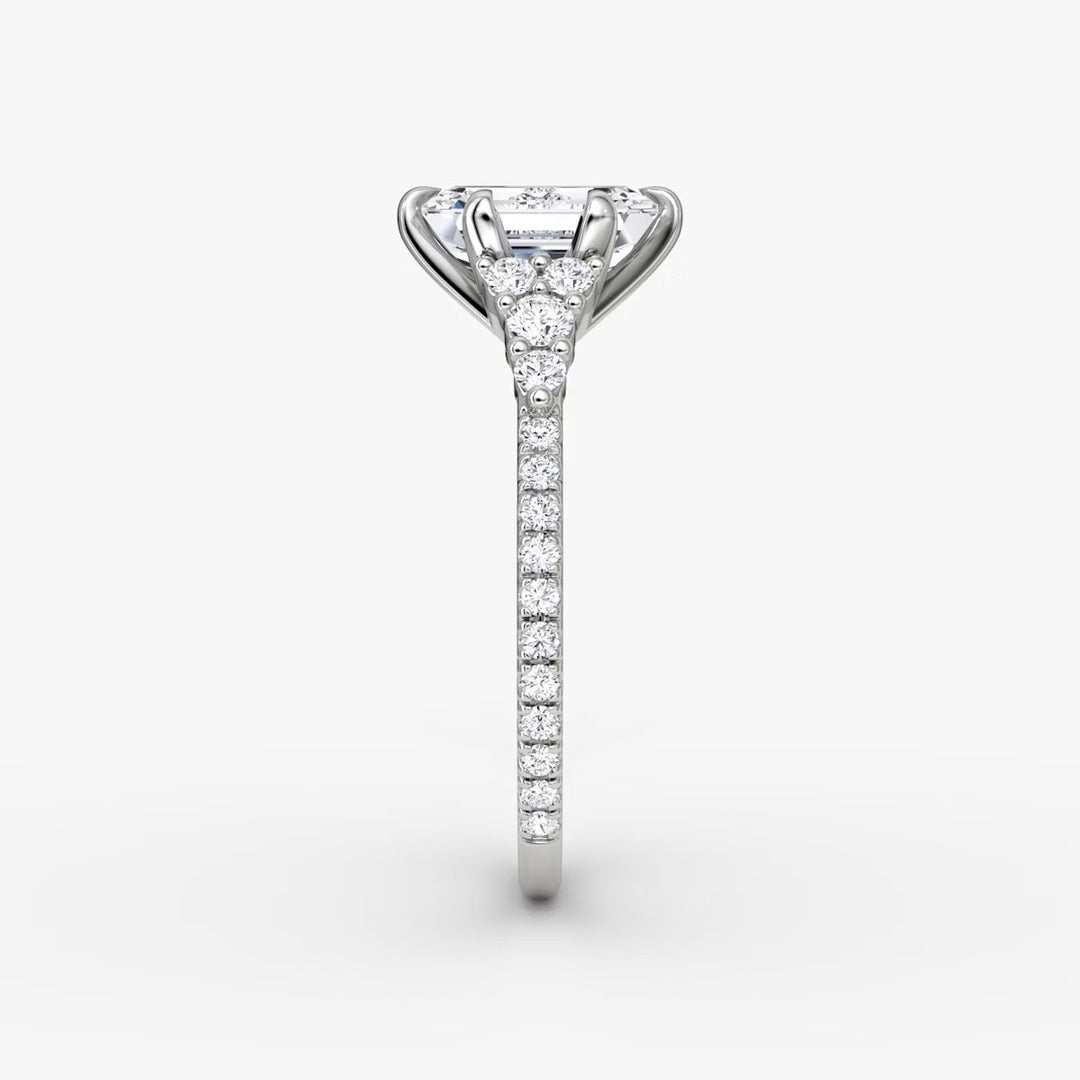 Emerald Cut - Pave Band - Cluster Ring - 18 K Gold