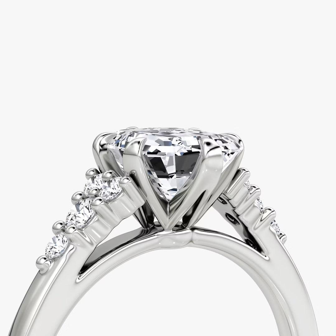 Emerald Cut - Plain Band - Cluster Ring - 18 K Gold
