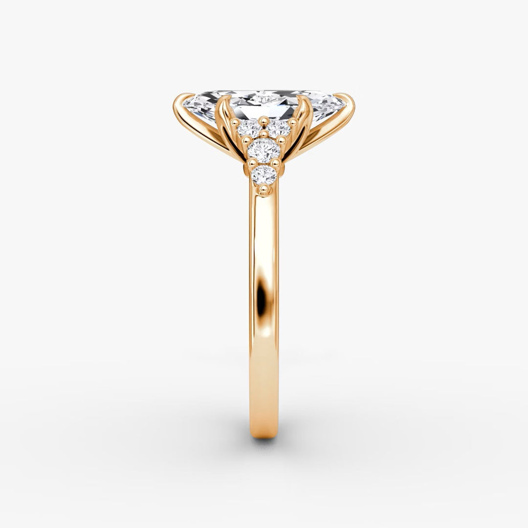 Marquise Cut - Plain Band - Cluster Ring - 18 K Gold
