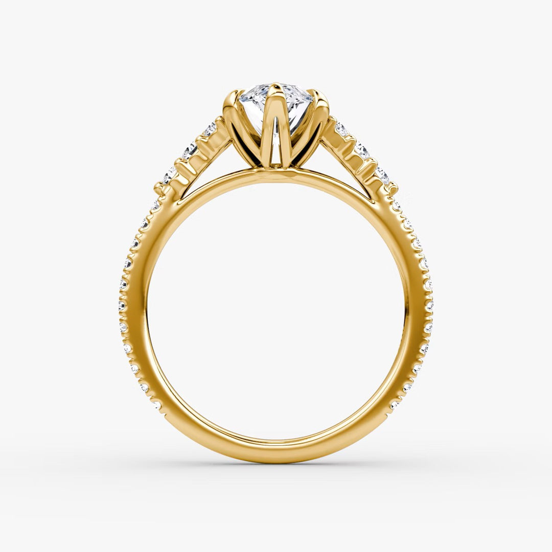 Marquise Cut - Pave Band - Cluster Ring - 18 K Gold