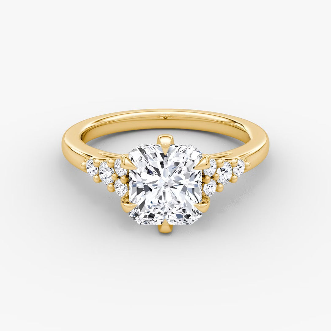 Radiant Cut - Plain Band - Cluster Ring - 18 K Gold