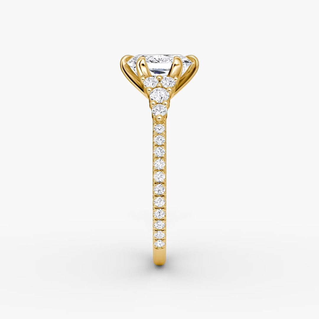 Radiant Cut - Pave Band - Cluster Ring - 18 K Gold