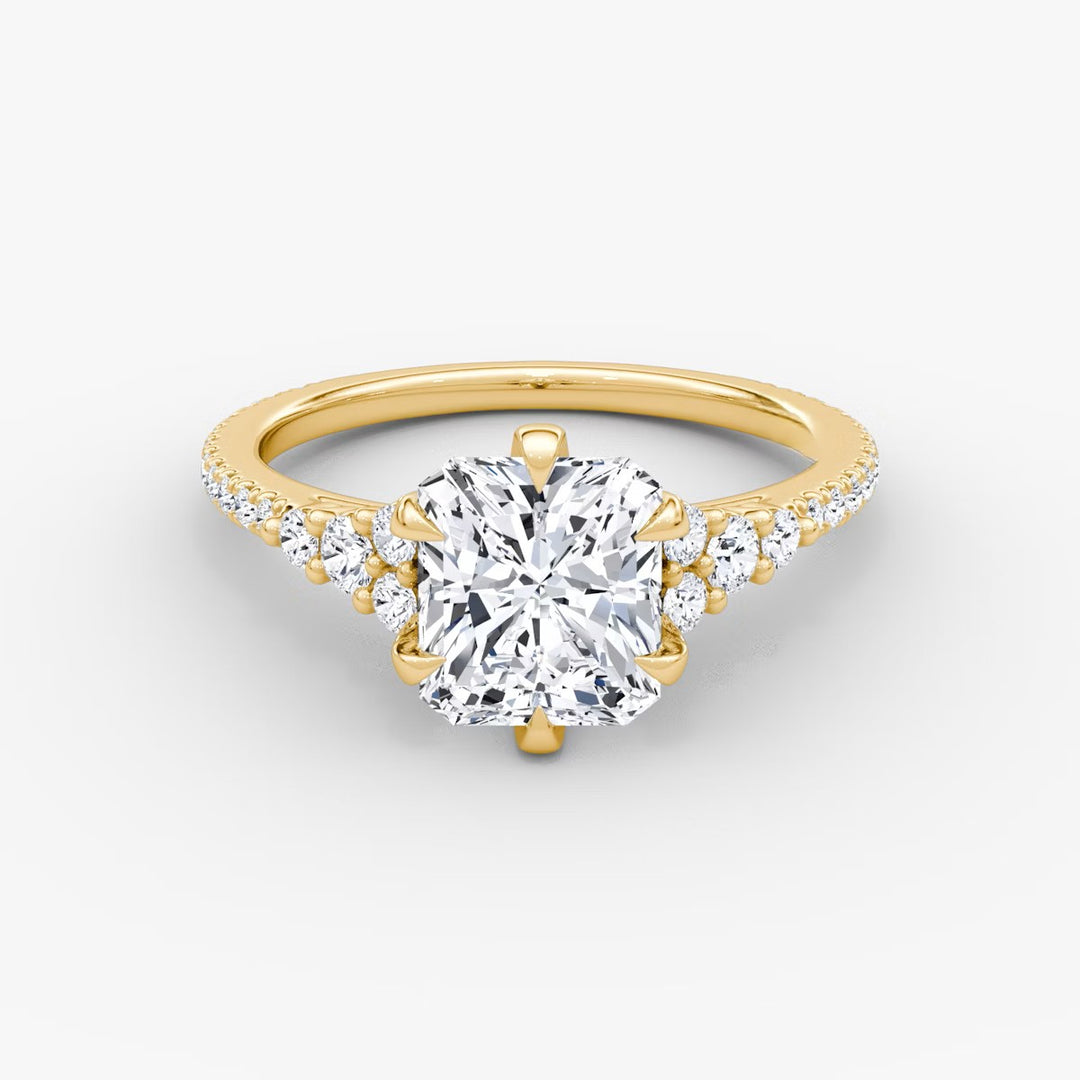 Radiant Cut - Pave Band - Cluster Ring - 18 K Gold