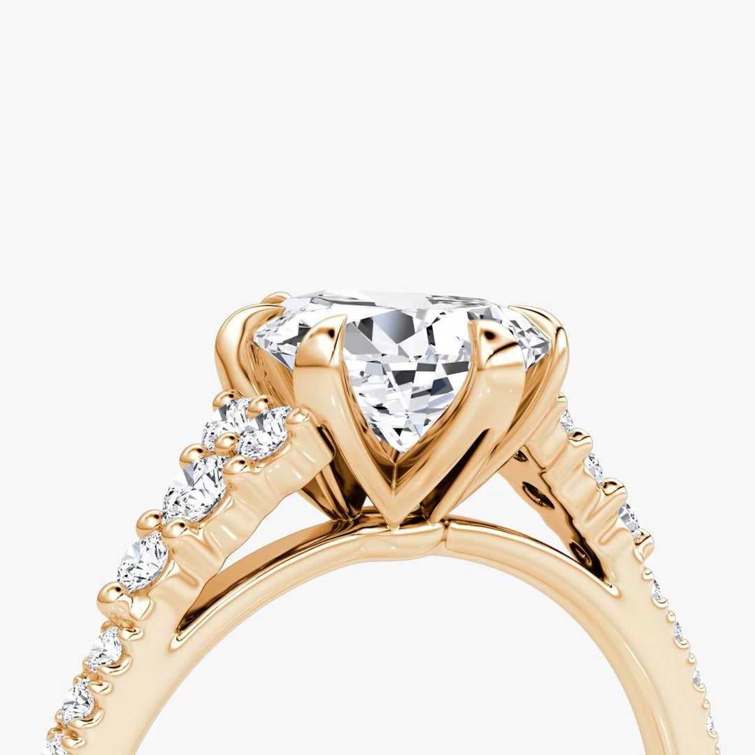 Pear Cut - Pave Band - Cluster Ring - 18 K Gold