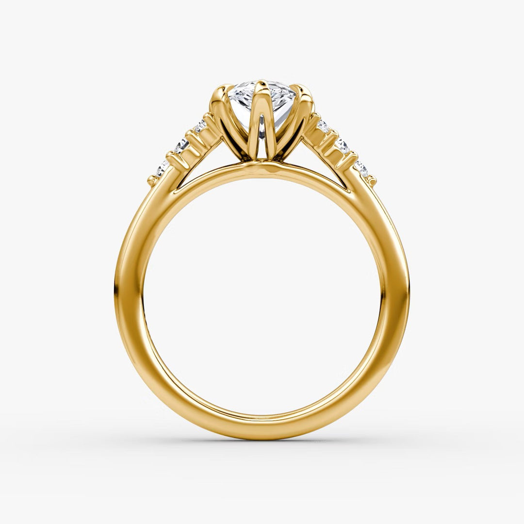 Pear Cut - Plain Band - Cluster Ring - 18 K Gold