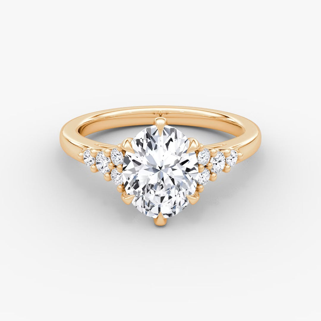 Oval Cut - Plain Band - Cluster Ring - 18 K Gold