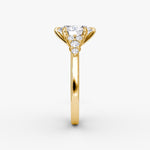 Load image into Gallery viewer, Oval Cut - Plain Band - Cluster Ring - 14 K Gold
