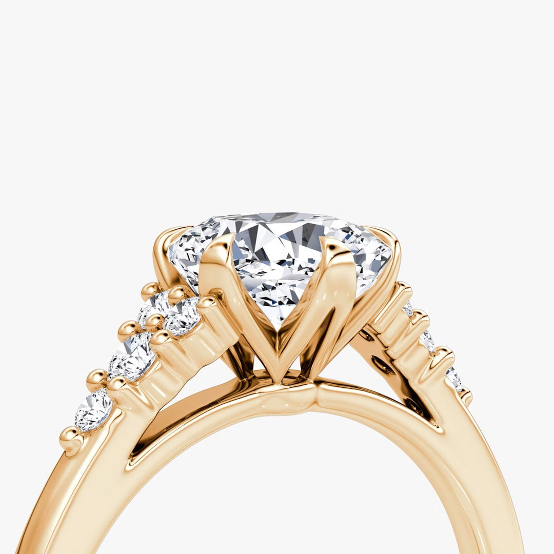 Cushion Cut - Plain Band - Cluster Ring - 18 K Gold