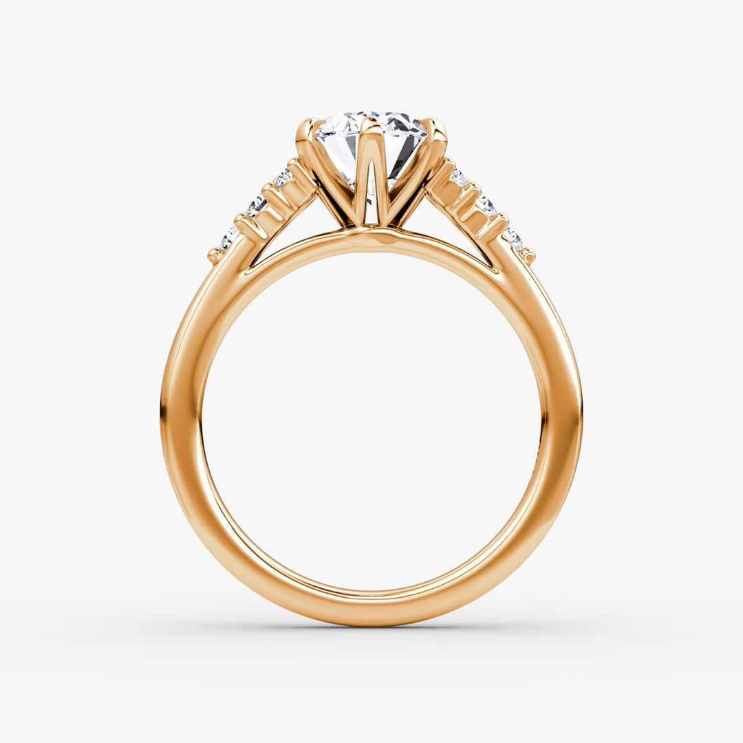 Oval Cut - Plain Band - Cluster Ring - 18 K Gold