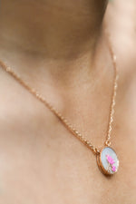 Load image into Gallery viewer, Serenity and Beauty inspired Necklace - 18 Carat Gold
