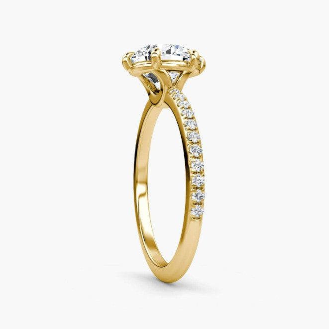 Round Cut - Pave Band - 6 Prong Classic Ring - 18 K Gold