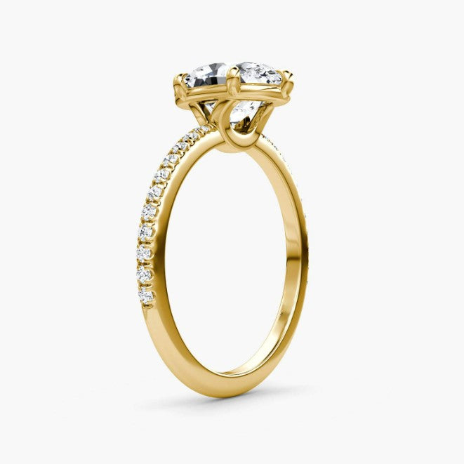 Oval Cut - Pave Band - 6 Prong Classic Ring - 18 K Gold